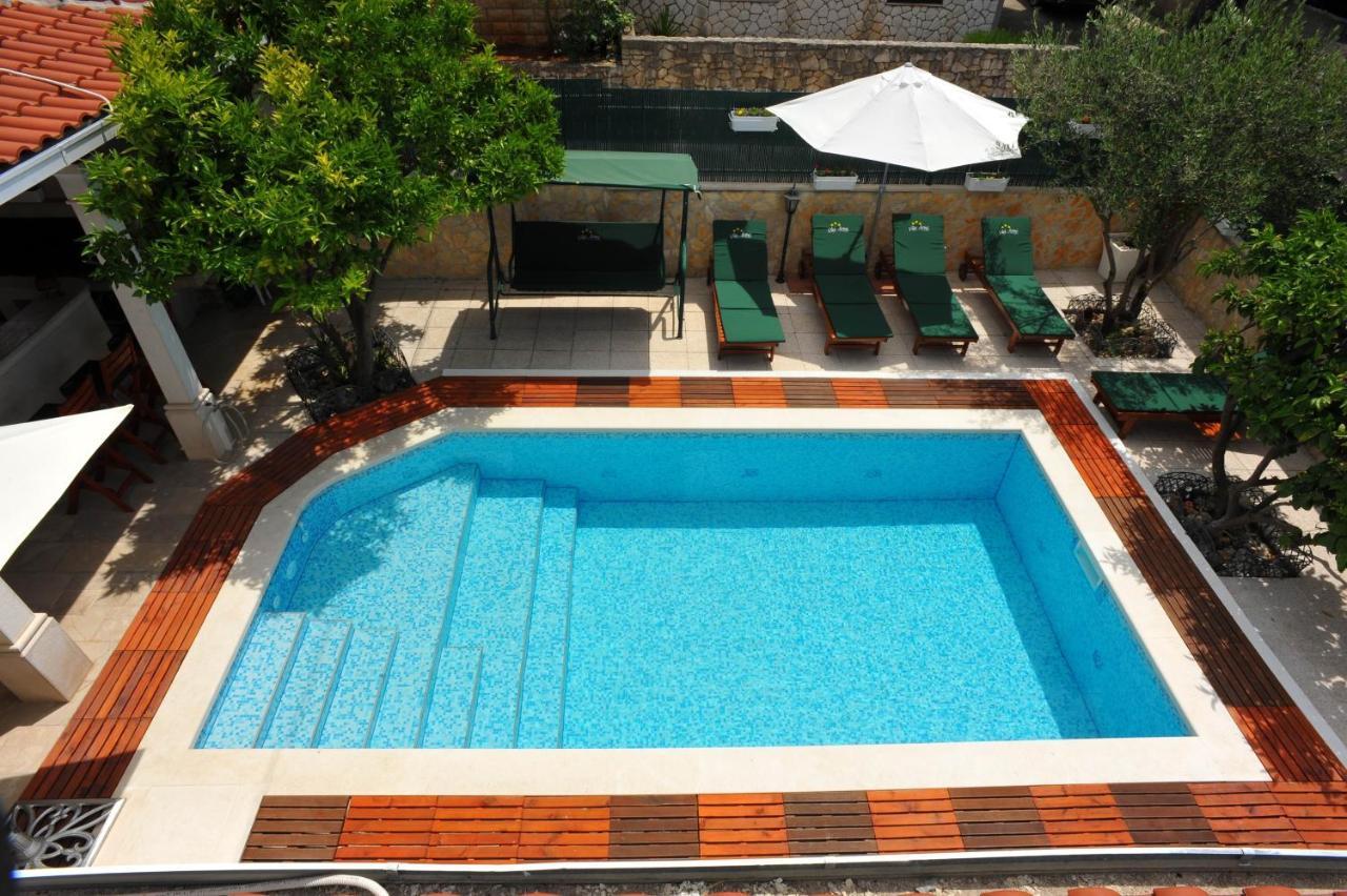 Villa Anni Sutivan ภายนอก รูปภาพ