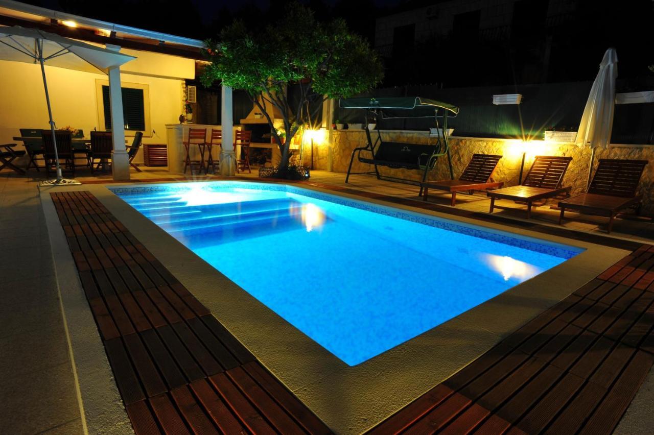 Villa Anni Sutivan ภายนอก รูปภาพ
