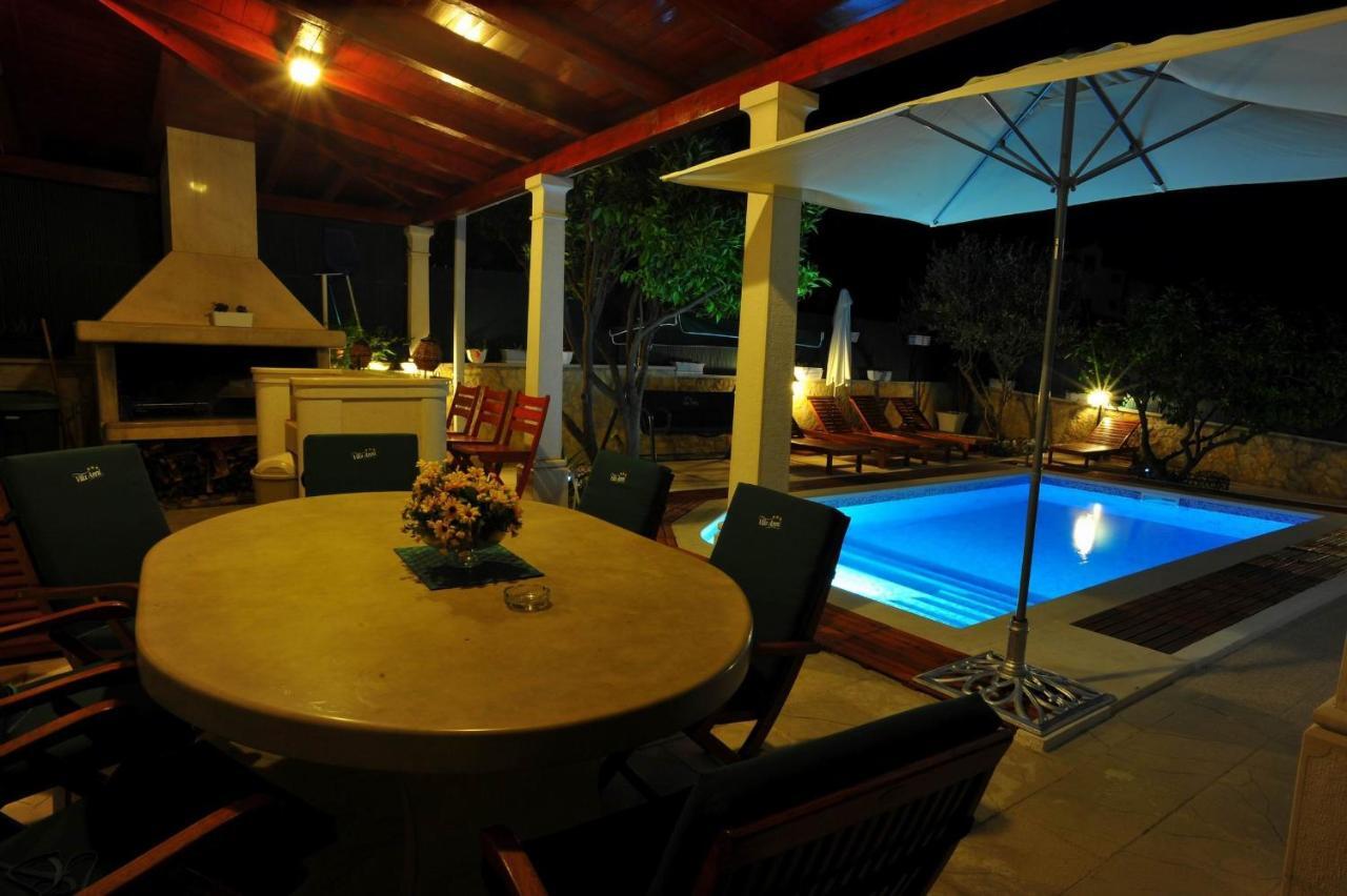 Villa Anni Sutivan ภายนอก รูปภาพ