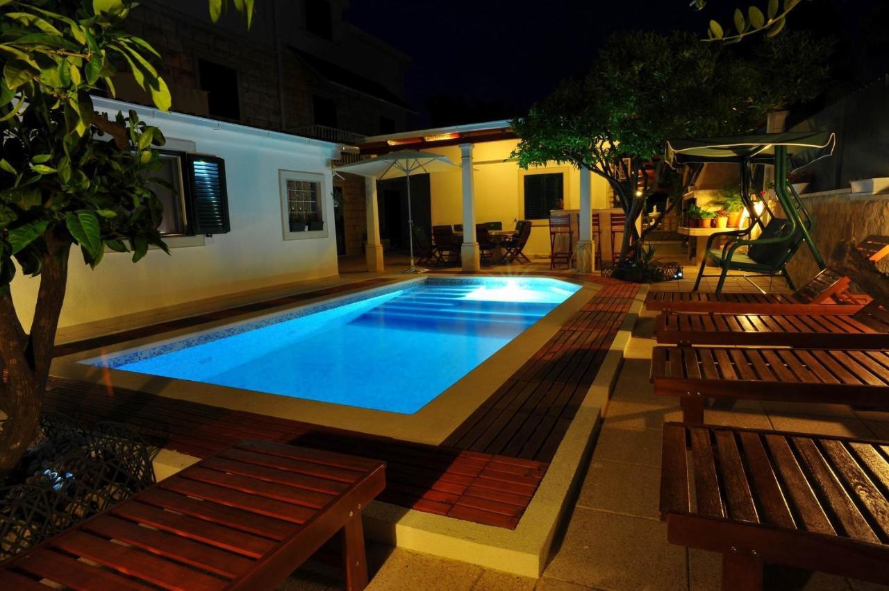 Villa Anni Sutivan ภายนอก รูปภาพ