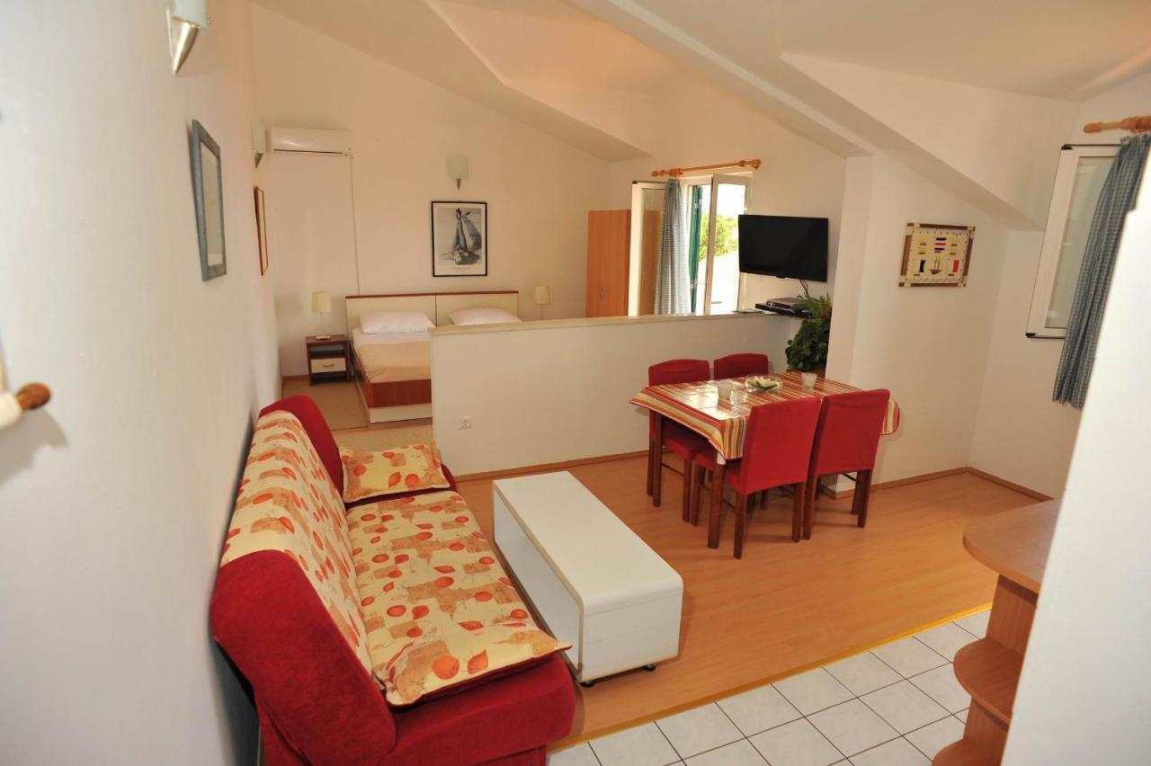 Villa Anni Sutivan ภายนอก รูปภาพ